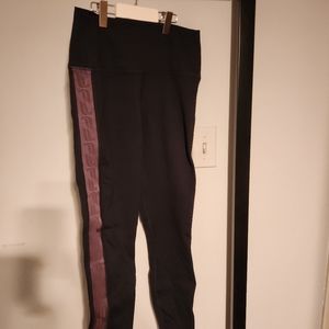 BNWT Fabletics Leggings- Size Medium
